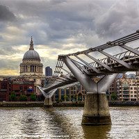 Buy canvas prints of A Walk to St.Pauls by Stuart Gennery
