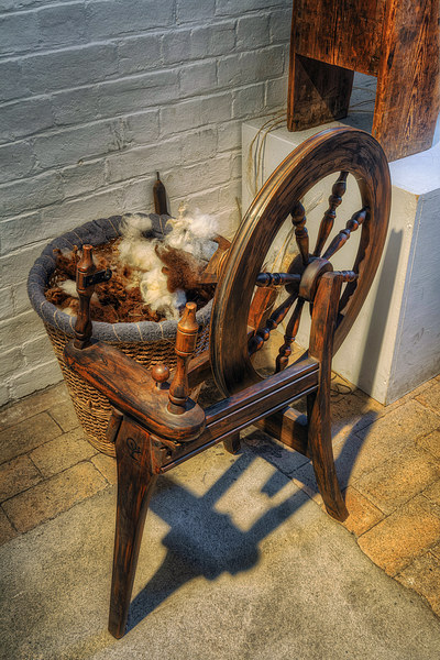 Spinning Wheel Picture Board by Ian Mitchell