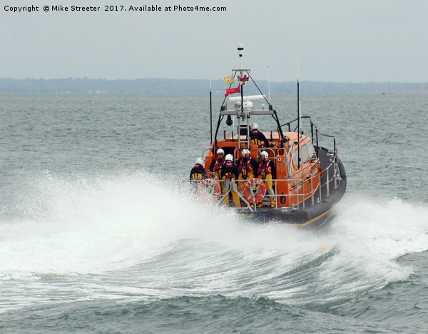 Lifeboat to the rescue. Picture Board by Mike Streeter