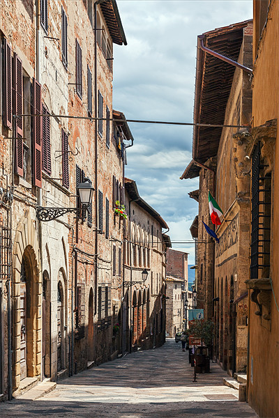 Quaint old Tuscan street Picture Board by Ian Duffield