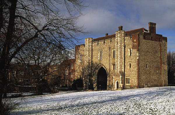  St Albans Abbey Gateway in the snow Picture Board by Ian Duffield