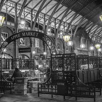Buy canvas prints of Covent Garden, Apple Market by Thanet Photos