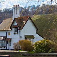 Buy canvas prints of The Lock house Goring on Thames by Gordon Bishop