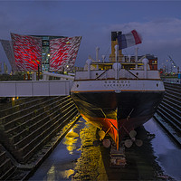 Buy canvas prints of Nomadic Meets Titanic by Peter Lennon