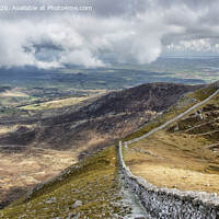 Buy canvas prints of Slieve Bearnagh by Peter Lennon