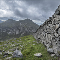 Buy canvas prints of Towards Bearnagh by Peter Lennon