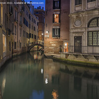 Buy canvas prints of Venice Streets by Peter Lennon