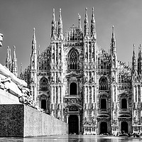 Buy canvas prints of Milan Cathedral by Andy McGarry