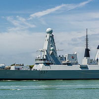Buy canvas prints of HMS Duncan leaving Portsmouth by Malcolm McHugh