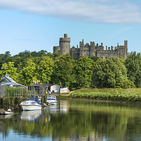 Buy canvas prints of Arundel Castle Approach by Malcolm McHugh