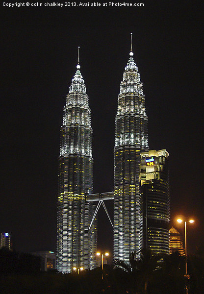 Petronas Towers Picture Board by colin chalkley