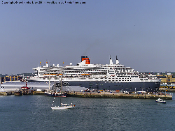 Queen Mary 2 in Southampton Harbour Picture Board by colin chalkley