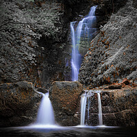 Buy canvas prints of Sgwd Einion Gam waterfall by Leighton Collins