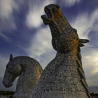 Buy canvas prints of The Kelpies Attraction by Les McLuckie