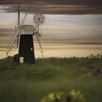 Buy canvas prints of Windmill by Les McLuckie