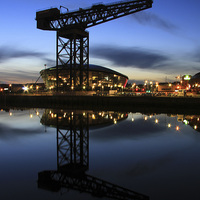 Buy canvas prints of Majestic Glasgow Hydro and Crane by Les McLuckie