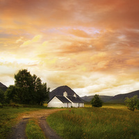 Buy canvas prints of Majestic Blackrock Cottage in Glen Coe by Les McLuckie