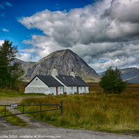 Buy canvas prints of Majestic Scottish Cottage in Glen Coe by Les McLuckie