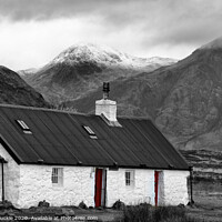 Buy canvas prints of Stunning Blackrock Cottage in Monochrome by Les McLuckie