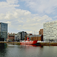 Buy canvas prints of Canning Dock East & Planet by Frank Irwin