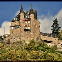 Buy canvas prints of The magnificent Katz Castle (Grunged) by Frank Irwin