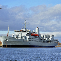 Buy canvas prints of RFA Fort Rosalie and oarsmen by Frank Irwin
