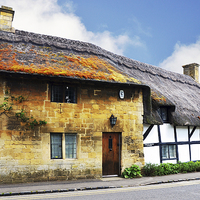 Buy canvas prints of  Abbot’s Grange cottage Broadway, Worcestershire,  by Frank Irwin