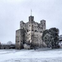 Buy canvas prints of Rochester Castle by Paul Austen