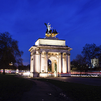 Buy canvas prints of Wellington Arch by Juha Remes