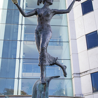 Buy canvas prints of Cardiff Statue by Richard Parry
