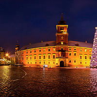 Buy canvas prints of The Royal Castle Square in Warsaw by Robert Parma