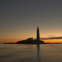 Buy canvas prints of St Marys Lighthouse at Sunrise by Graeme Darbyshire
