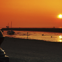 Buy canvas prints of Evening Sunset at Herne Bay by Graham Beerling
