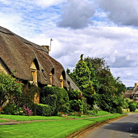Buy canvas prints of Picturesque Chipping Campden by Jason Williams