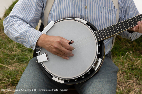 Banjo Player Hands Picture Board by Alan Tunnicliffe