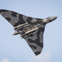 Buy canvas prints of  Avro Vulcan Bomber XH558 by Alan Tunnicliffe