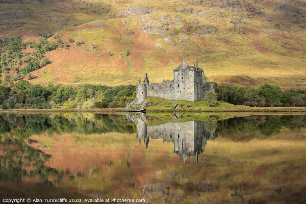 Kilchurn Castle Picture Board by Alan Tunnicliffe