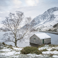 Buy canvas prints of  Winter at Llyn Ogwen by Christine Smart