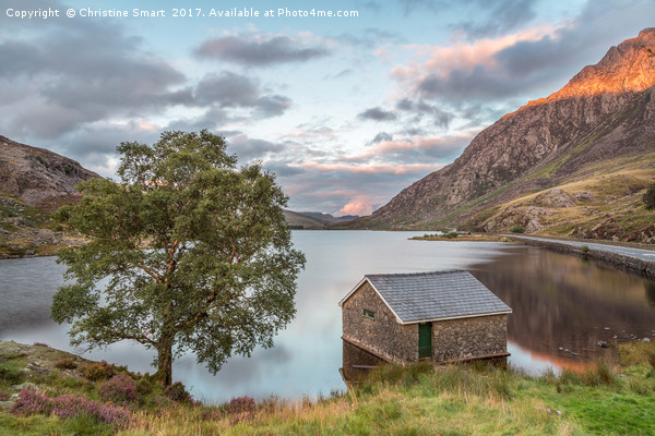 Last Light at Llyn Ogwen, Snowdonia - North Wales Picture Board by Christine Smart