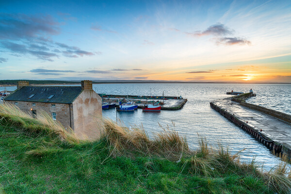 Sunset at Burghead in Scotland Picture Board by Helen Hotson