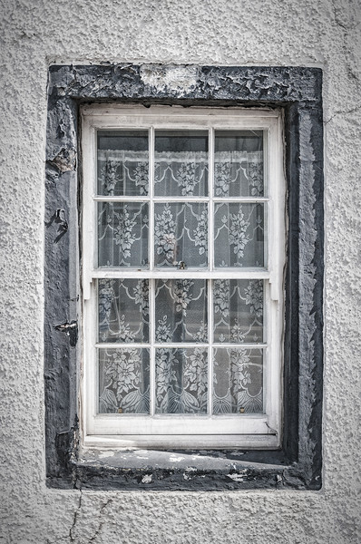 Inveraray Window Picture Board by Antony McAulay