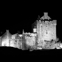 Buy canvas prints of  Eilean Donan Castle  by Jane Braat