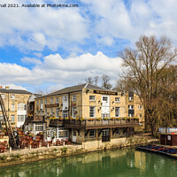 Buy canvas prints of The Head of the River in Oxford by Pearl Bucknall