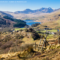 Buy canvas prints of Scenic Snowdon Horseshoe View in Snowdonia by Pearl Bucknall