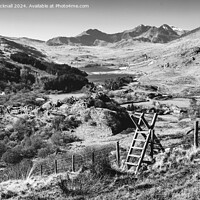 Buy canvas prints of Scenic Snowdon Horseshoe View in Snowdonia mono by Pearl Bucknall