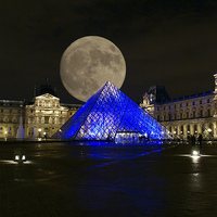 Buy canvas prints of Lune et Louvre by David Laws