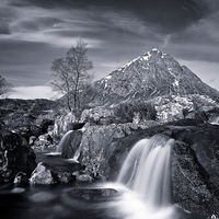Buy canvas prints of Buachaille Etive Mor B&W by Stephen Taylor