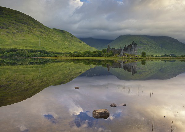 Kilchurn castle on Loch Awe Picture Board by Stephen Taylor