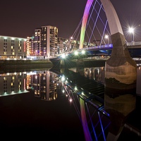 Buy canvas prints of The Squinty Bridge, Glasgow by Stephen Taylor