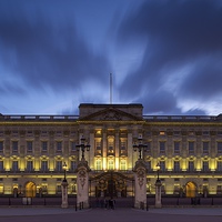 Buy canvas prints of Buckingham palace at night by Stephen Taylor